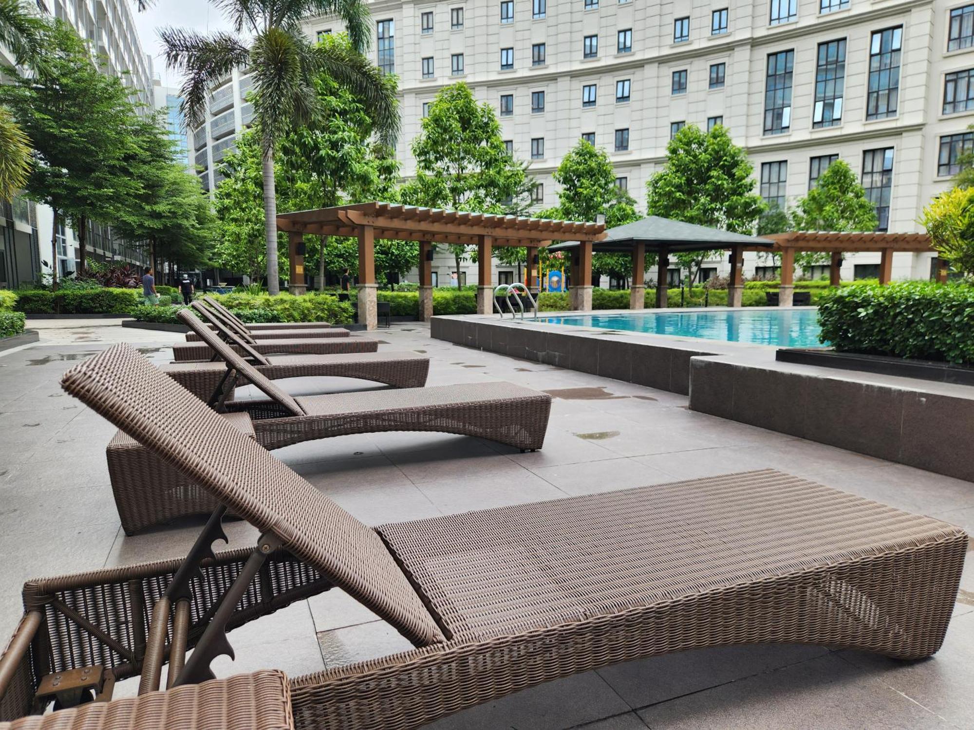 81 Newport C5 10I Balcony & Pool Across Naia T3 Aparthotel Pasay Exterior foto